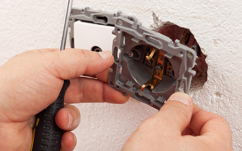 cherche électricien pas cher Évry