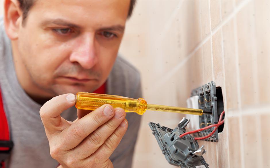 électricien de maintenance Saint-Arnoult-en-Yvelines